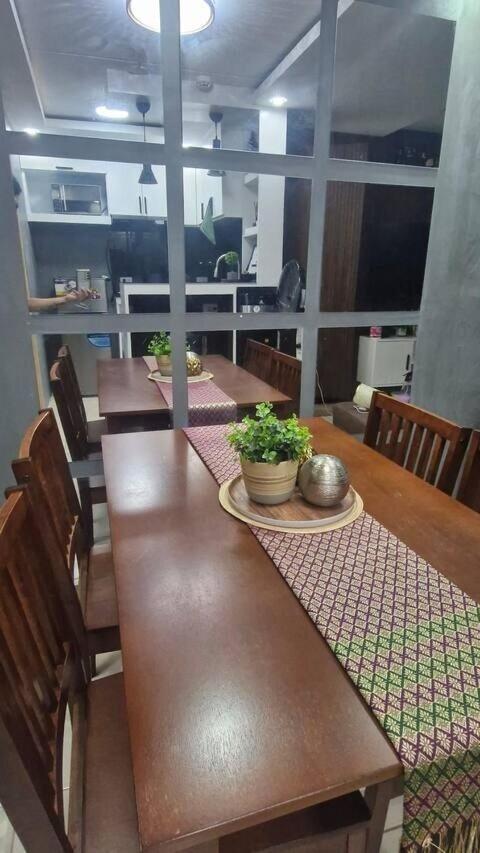 1br With Prime Netflix, Hbo Max Apartment Manila